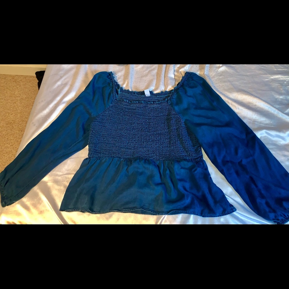 Old Navy / Off the shoulder long sleeve